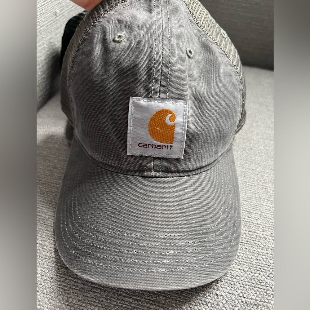 NWOT Men’s Grey Carhartt SnapBack Hat